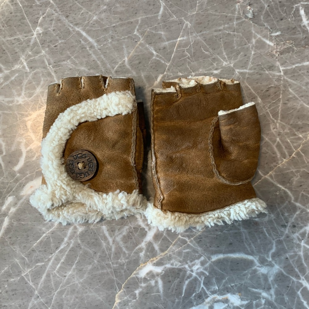UGG Suede and Sheep Shearling Fingerless Gloves